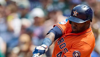 Yordan Alvarez hits for cycle, but Seattle Mariners move into tie with Houston Astros