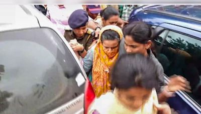 Pune court sends IAS probationer Puja Khedkar's mother to judicial custody - CNBC TV18