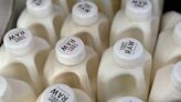 With bird flu infecting dairy cattle, FDA asks some states to curb sales of raw milk
