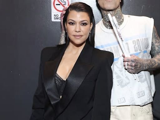 Kourtney Kardashian beve il suo latte materno, quali sono effetti e rischi per gli adulti