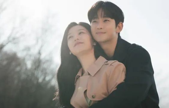 Kim Soo-Hyun & Kim Ji-Won’s Queen of Tears Surpasses 300 Million Views Globally