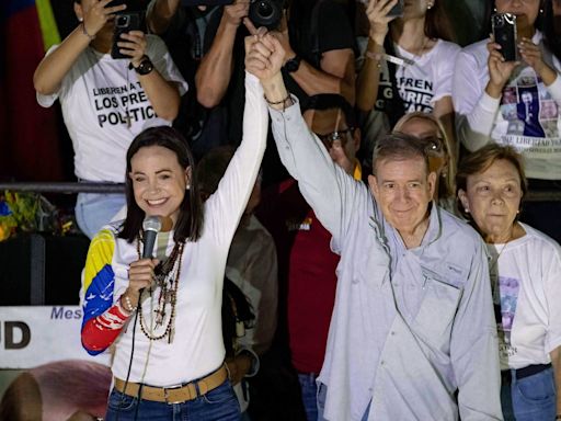 María Corina Machado recibe el respaldo popular en recorrido que hizo en moto por Caracas por barrios considerados bastiones del chavismo