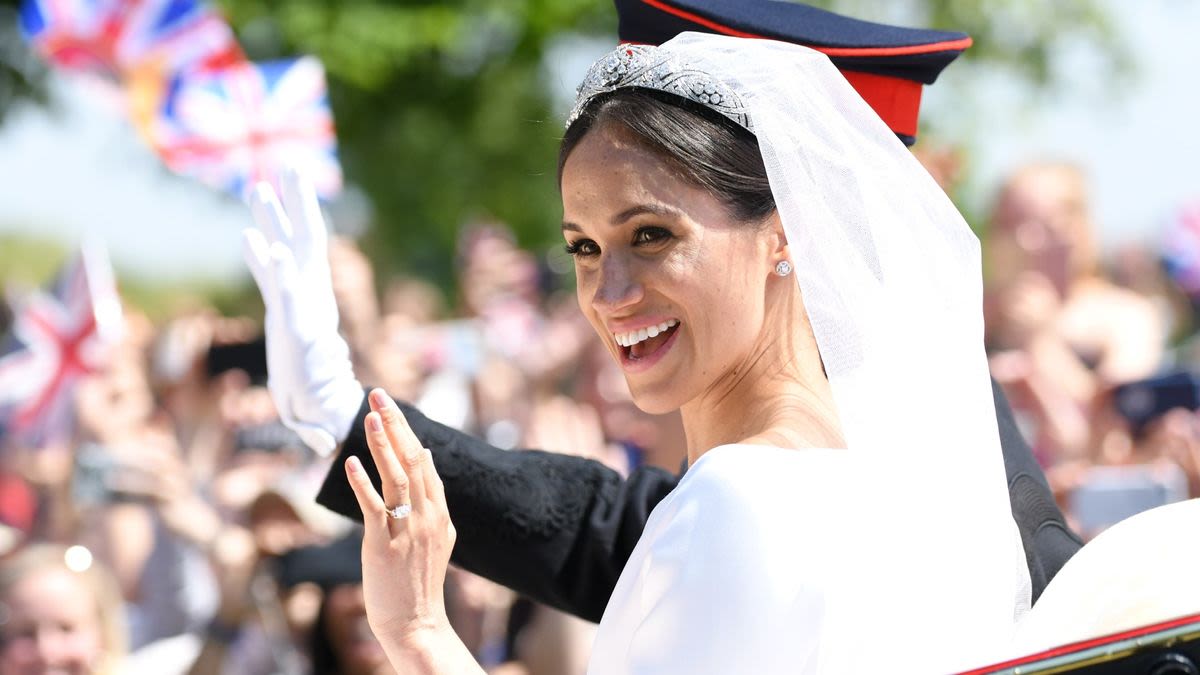 Summer's Bubble Bath Nail Trend Has Roots in the Royal Family