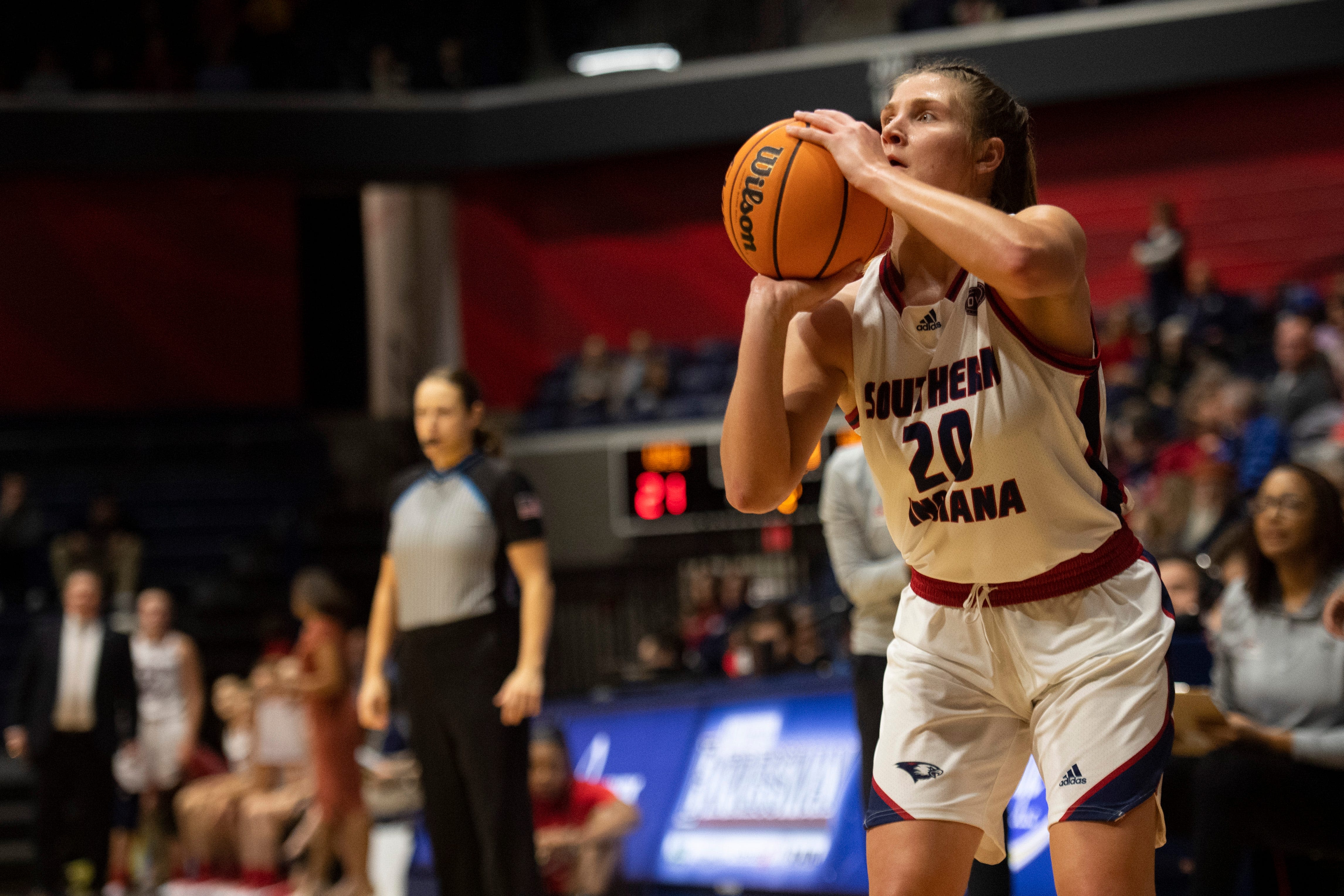 Two women's hoops powerhouses on USI basketball schedule this season