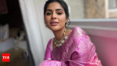 Actress Samyuktha reveals she found it tough to act in Telugu due to heavy makeup: 'I had a bindas, free life in Malayalam' | Malayalam Movie News - Times of India