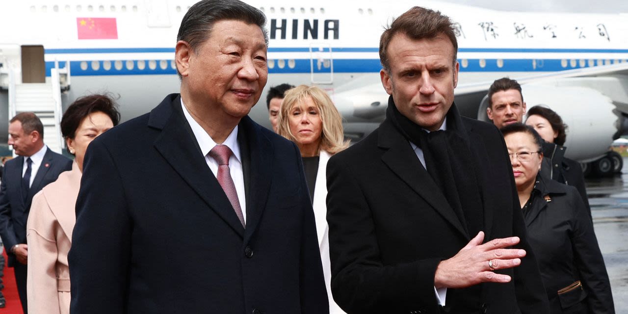 Xi Ends Europe Tour With Plenty of Pomp and Few Concessions