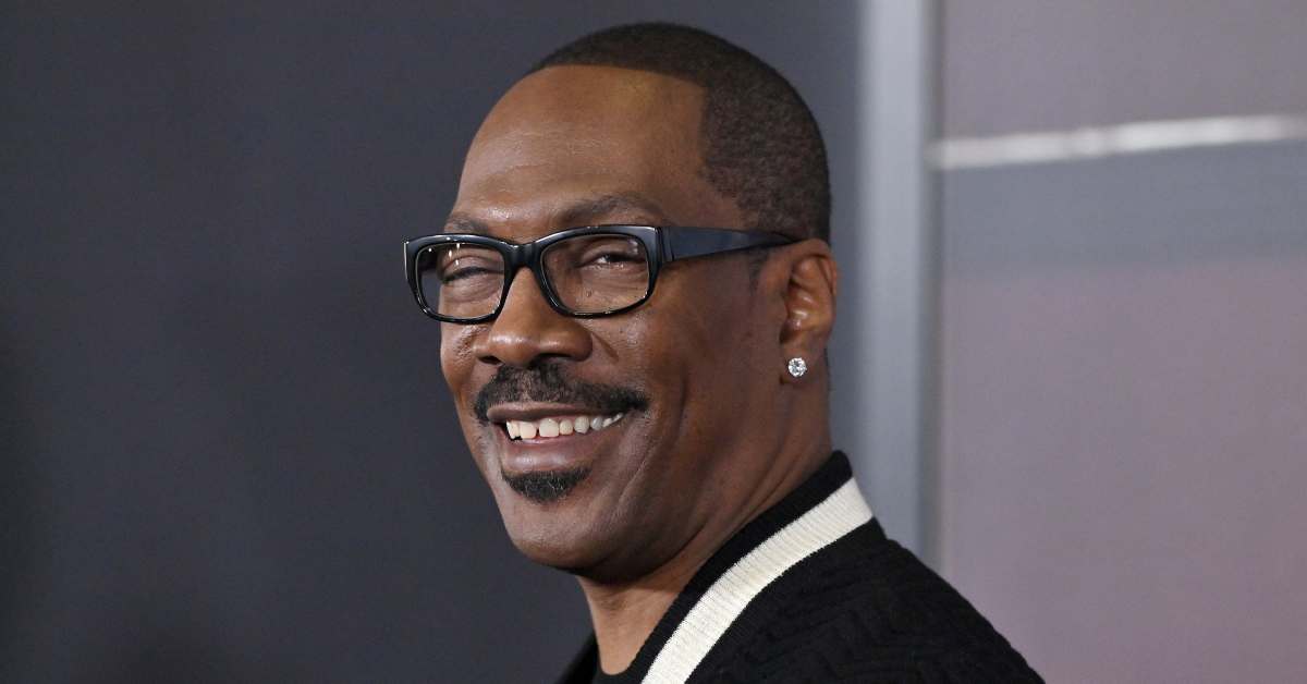 Eddie Murphy Poses for Rare Family Photo With Fiancée and 3 of His Daughters on the Red Carpet