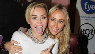 Miley Cyrus’s mom Tish is her daughter’s double in new beach photo