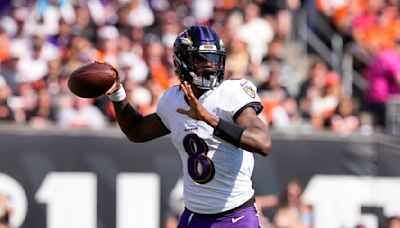 Lamar Jackson, Derrick Henry lead Ravens to massive, chaotic win over Joe Burrow, Bengals