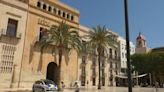 El Ayuntamiento cambiará por completo la iluminación de la Plaza de Baix para destacar la relevancia del edificio y su simbología como representación de Elche