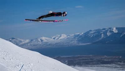 Ryōyū Kobayashi flies 291 meters through the air in landmark ski jump, but his effort wasn’t ‘in line with FIS regulations’