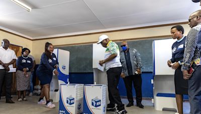 Sudáfrica vota con fervor en las elecciones generales más competitivas desde 1994