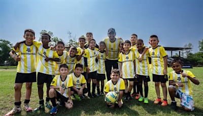 Así son los campamentos de fútbol liderados por Abel Águilar y Fabián Vargas