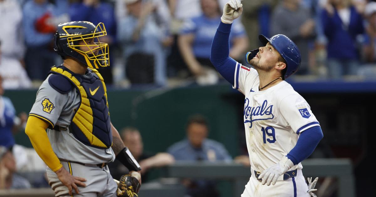Brewers allow Royals to stage game-changing, seventh-inning rally