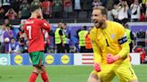 Oblak becomes second keeper to save penalties from Ronaldo AND Messi