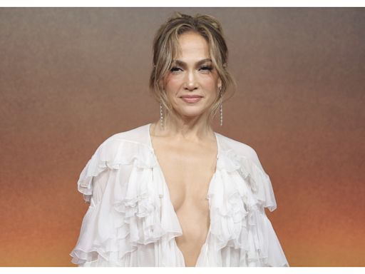 Jennifer Lopez Overshares, Gives Unexpected Reason Her Relationships Fail