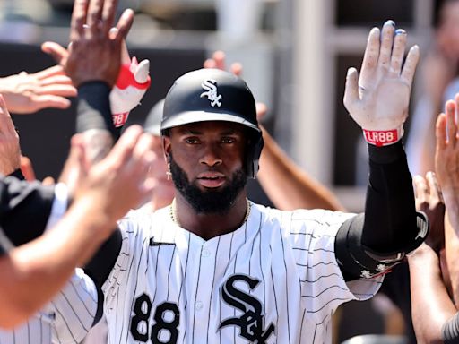 Robert hits 2-run homer, White Sox finally beat AL-Central rival Twins, 3-1 in doubleheader opener