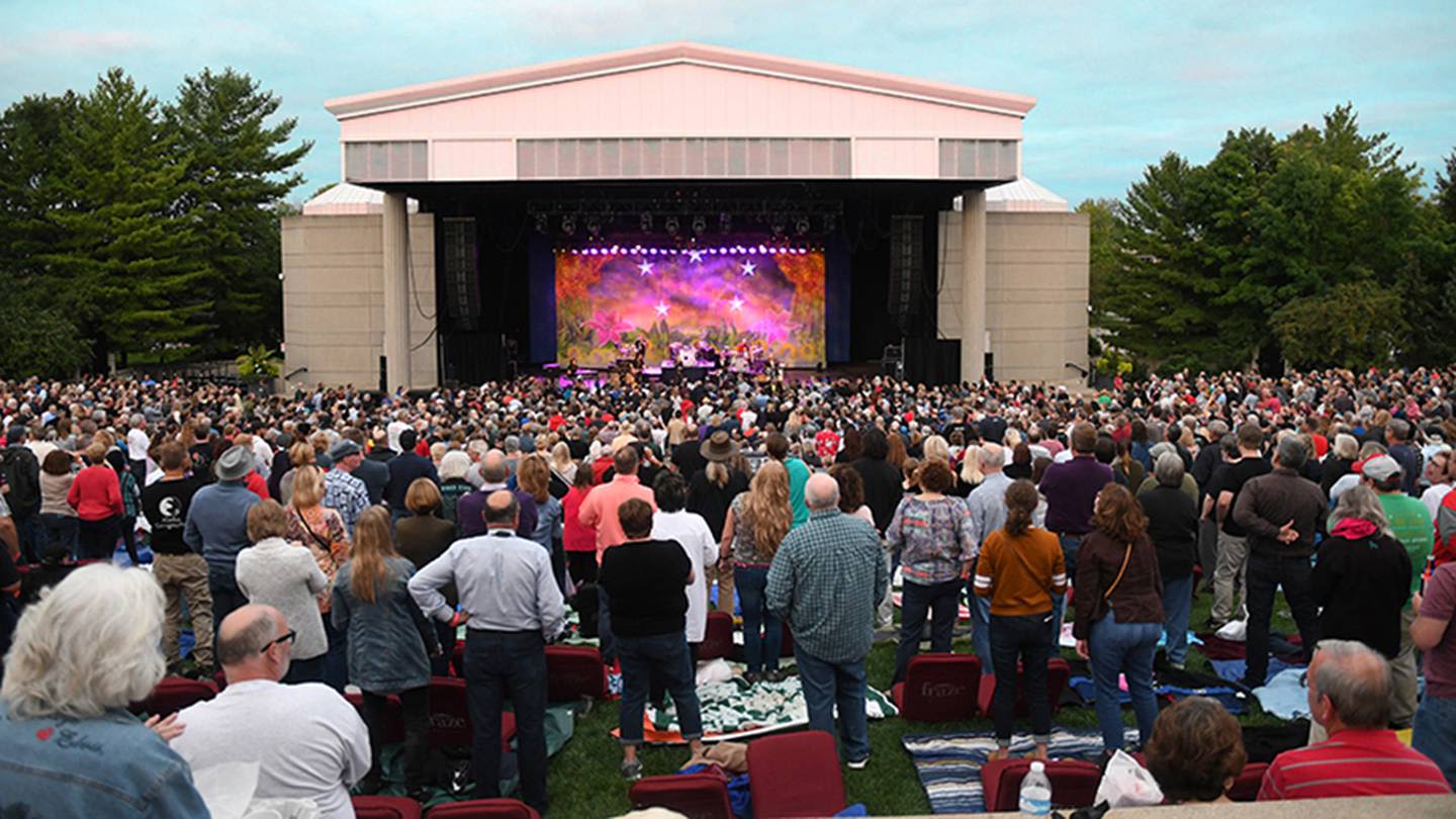 2 jump fence at Fraze Pavilion during Ludacris concert, fight with officers, police say