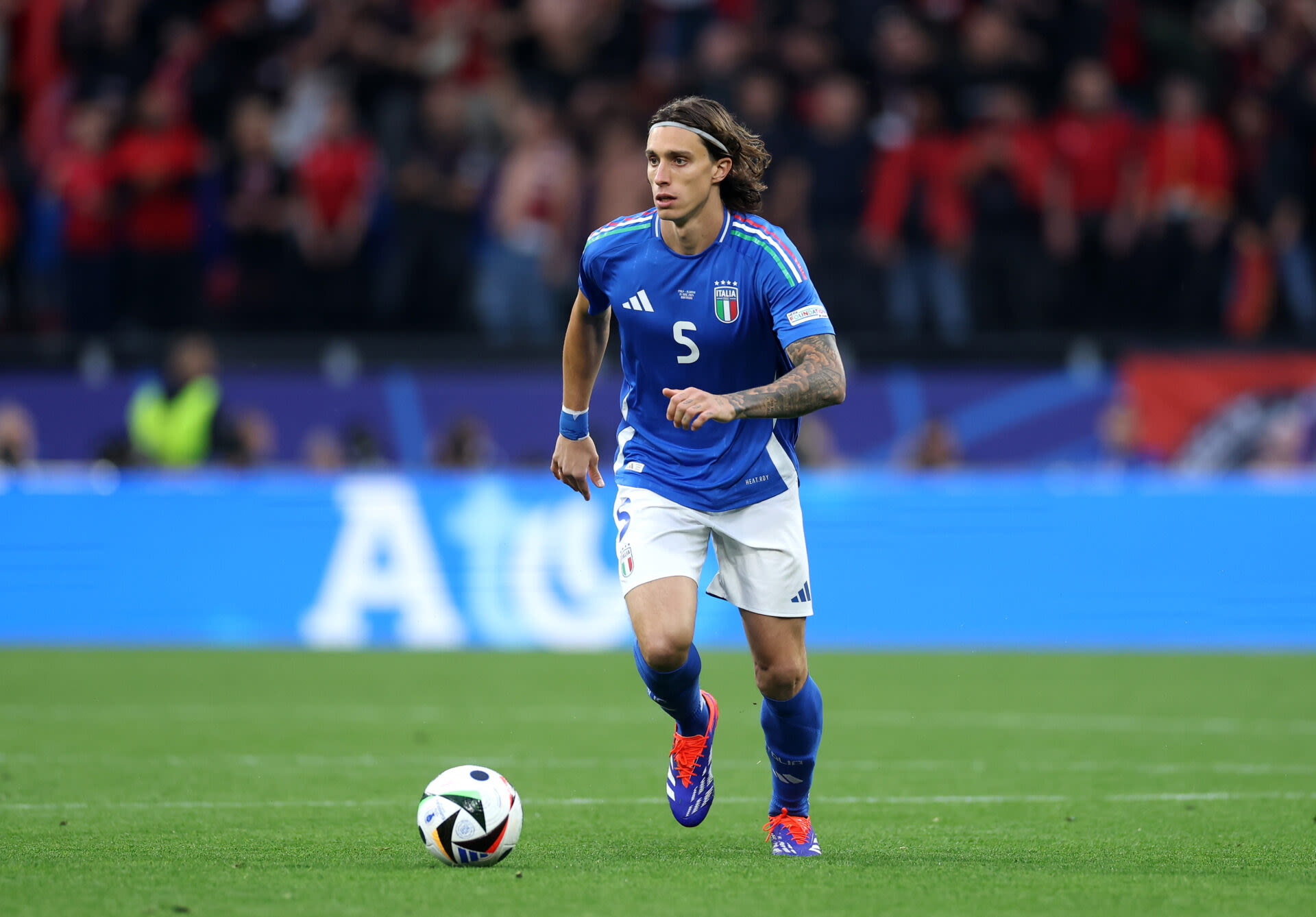 Riccardo Calafiori: An In-Depth Dive into the Italian Defender’s “Aura”