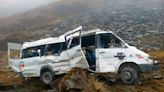 4 killed after tourist bus falls off cliff in Peru