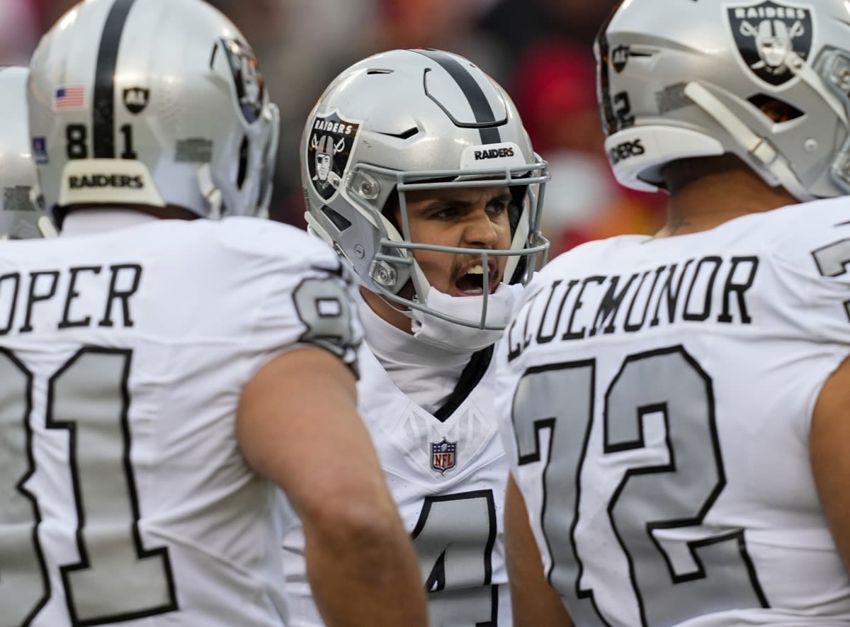 Former Raiders QB Praises Aidan O’Connell Amid QB Battle