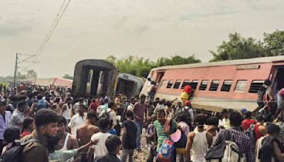4 killed as Assam-bound Chandigarh-Dibrugarh Express train derails in Uttar Pradesh