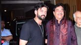 Shatrughan Sinha says ‘Khamosh’ to all rumours of rift with daughter Sonakshi, poses with would-be son-in-law Zaheer Iqbal