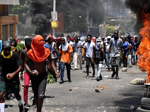 El contingente policial de Kenia que ayudará a combatir la violencia de las pandillas en Haití - La Tercera