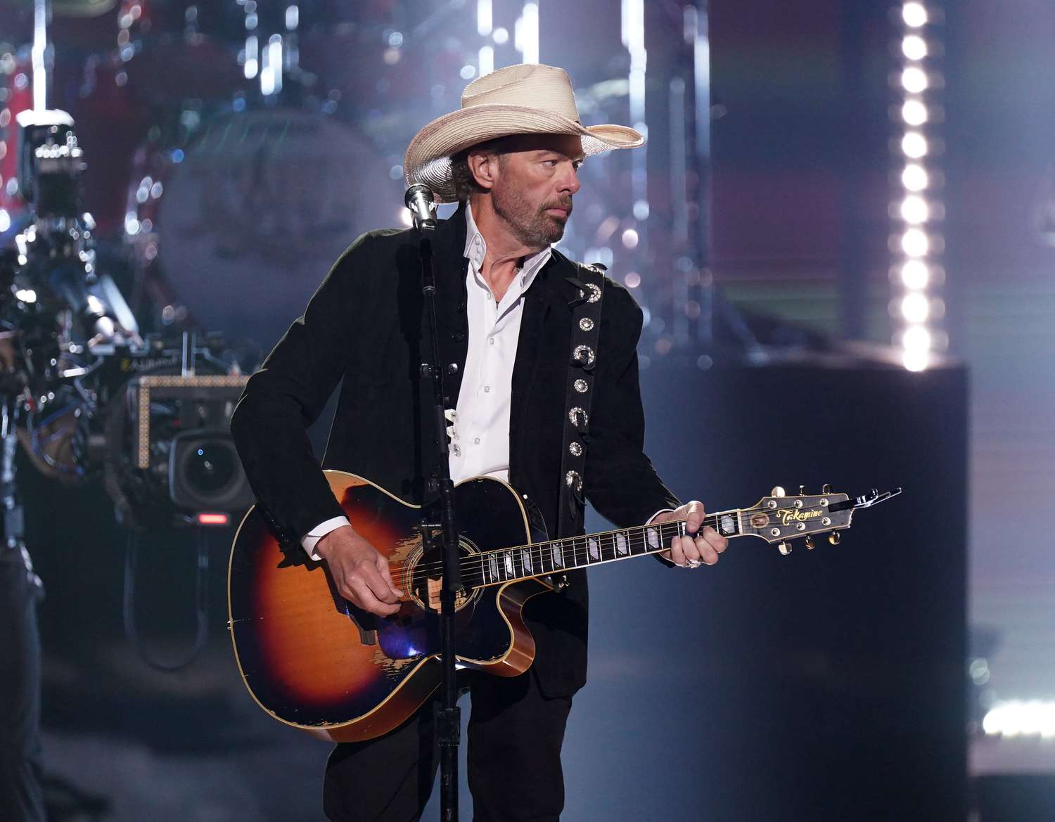 Watch A Clip From Toby Keith's Last Recording Session