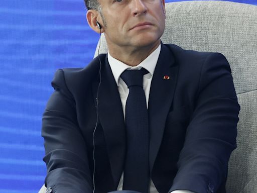 Irritación en la izquierda y la extrema derecha por la indecisión de Macron