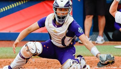 UW softball’s Sydney Stewart reportedly becomes 7th player in transfer portal