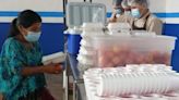 Por ola de calor y casos de deshidratación en Oaxaca, piden a donar agua a comedores de Tuxtepec