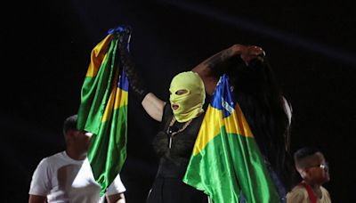 Madonna volta ao palco e faz 2ª passagem de som em Copacabana