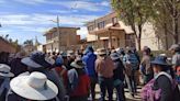Vecinos toman la Alcaldía de Toco exigiendo el cierre de una granja porcina