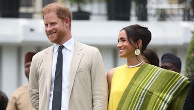 Royals urged to 'sever all ties' with Prince Harry, Meghan amid 'ban'