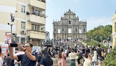 惡劣天氣疊加消費「手緊」 零售業指五一假期生意跌三成