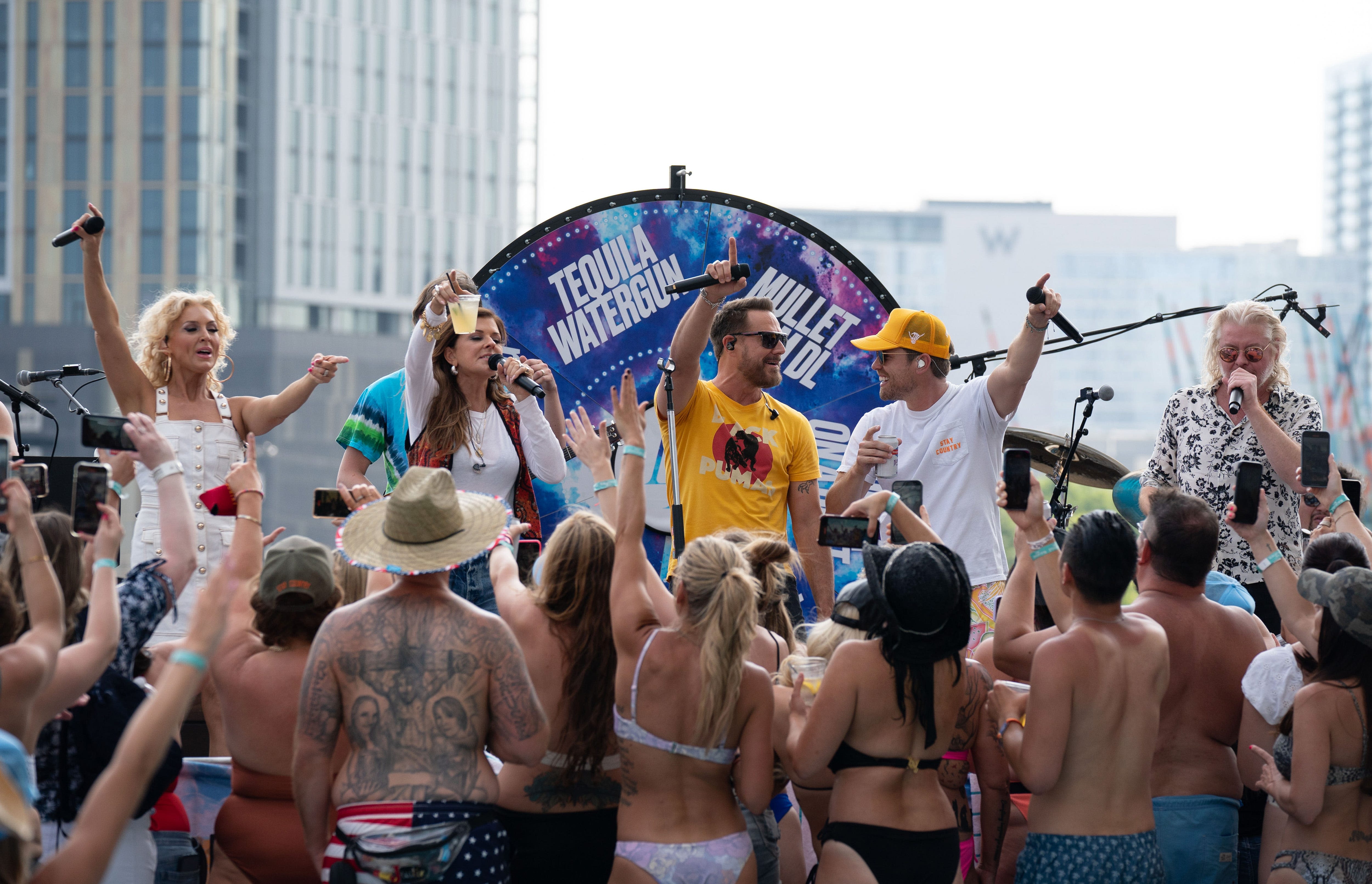 Dustin Lynch's 'Pool Situation' party will return to CMA Fest in 2024