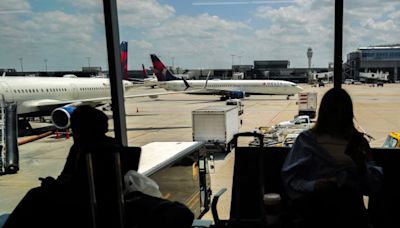 Court blocks US rule requiring airlines to disclose all fees up front | CNN Business