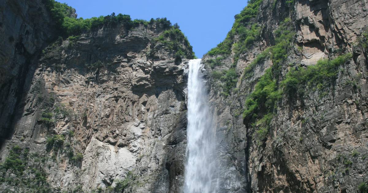 Tallest waterfall in China is assisted by pipes, officials admit