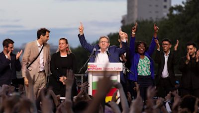 La izquierda francesa celebra en las calles una victoria inesperada