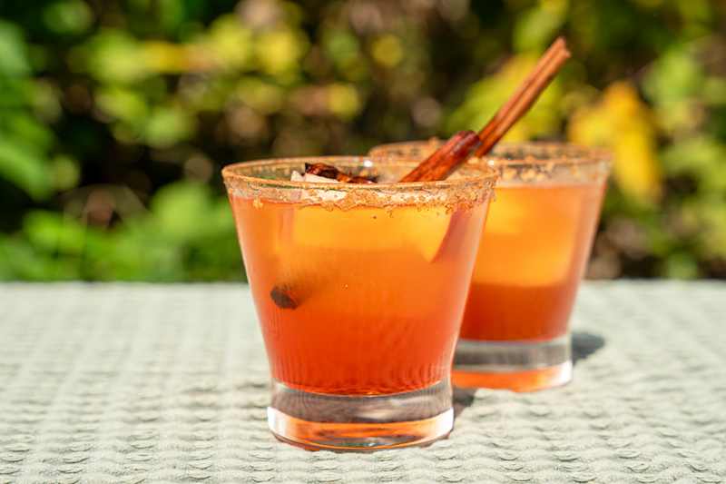 The “Autumn Aperol Spritz” I'll Be Sipping All Fall (It’s the Perfect Cocktail!)