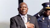 Ramaphosa promete una "nueva era" en Sudáfrica en su investidura como presidente de "unidad nacional"