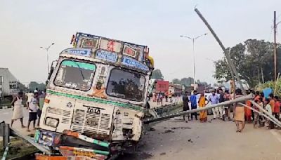 Uttar Pradesh: Road crash in Mirzapur leaves 10 dead, three injured; PM, CM announce ex-gratia