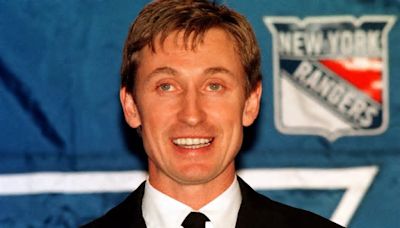 On This Day: Wayne Gretzky announces retirement from NHL