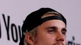 Justin Bieber diz que tenta se recuperar de paralisia facial parcial