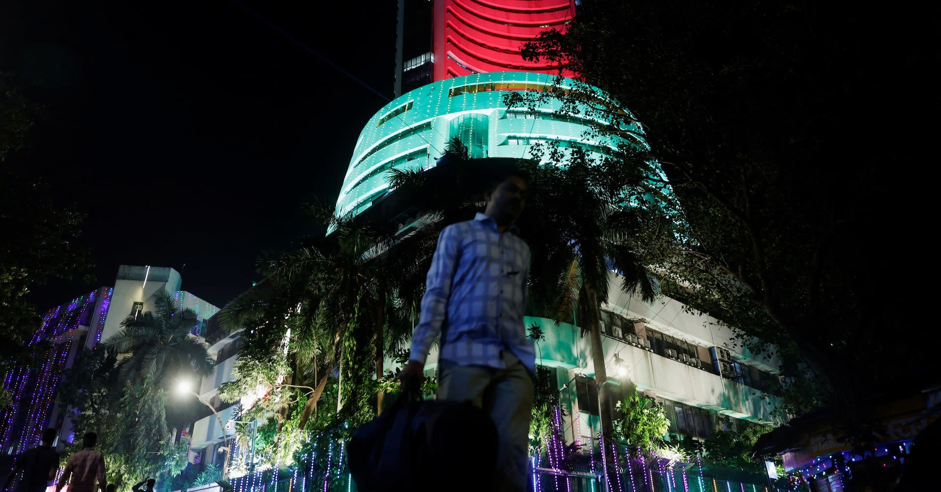 Indian shares set to open lower ahead of union budget; Reliance, HDFC Bank in focus