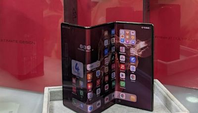 HUAWEI Mate XT 水貨抵港！炒價相當驚人 - DCFever.com