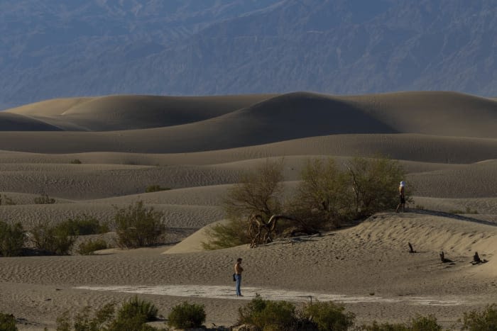 Tourist suffers 3rd-degree burns to his feet after losing flip-flops in Death Valley