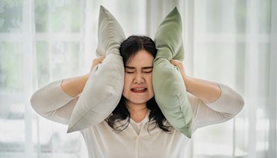 ...Help! I Live Next Door To A Noisy Masturbator" — One Woman Asked Us For Advice On What To Do ...