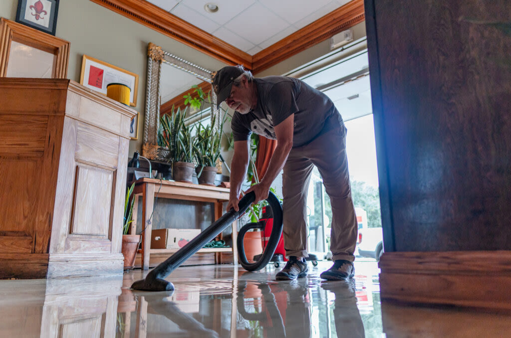 New Orleans dries out after Hurricane Francine